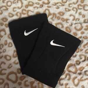 Nike: Black Volleyball Kneepads